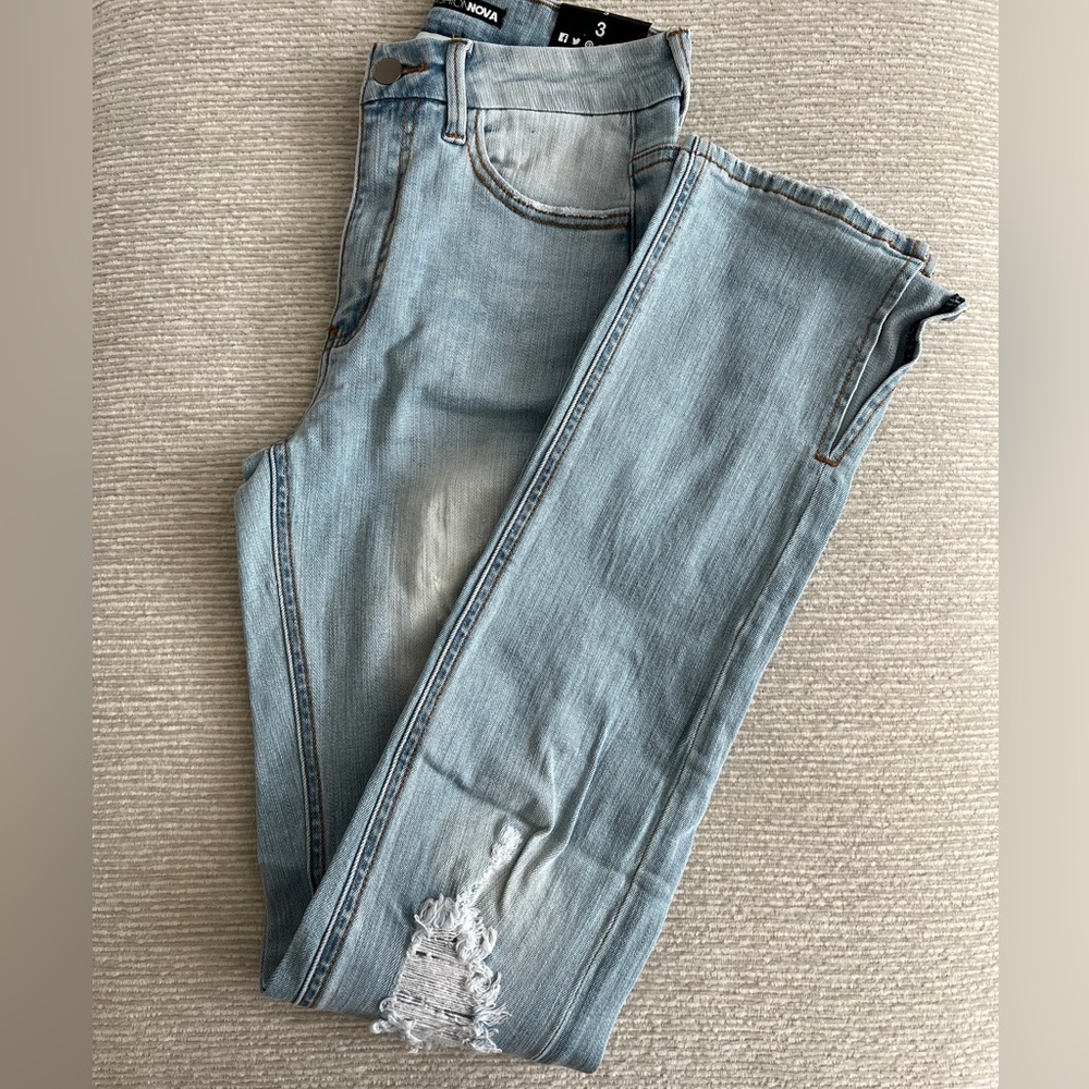High Rise Slit Jeans - Picture 3 of 4